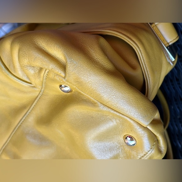 Michael Kors Beverley Mustard Yellow- Gold Drawstring Bag- rare vintage - Picture 8 of 16